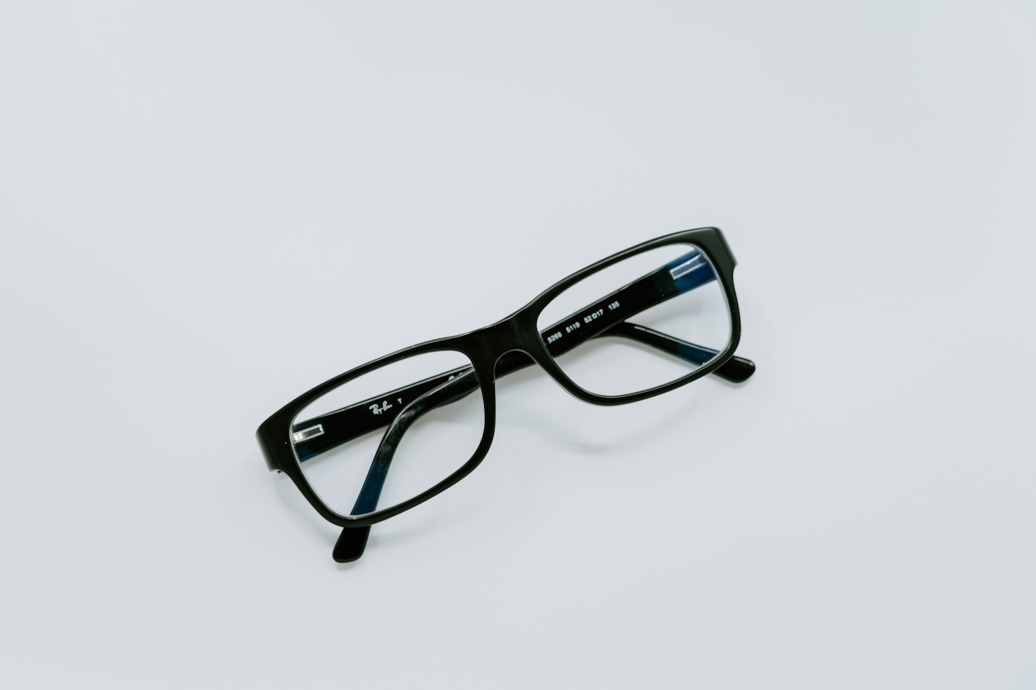 How to Choose the Perfect Frames for Your Face Shape